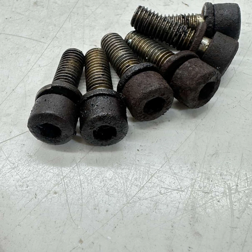 КРЫШКА ВИНТА QTY 6 - 2005 Polaris RMK 900 - Изображение 4 из 4