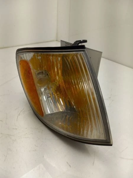 2002 TOYOTA SIENNA CONJUNTO DE LUZ DE SETA DIANTEIRA LATERAL DO PASSAGEIRO - Imagem 2 de 4