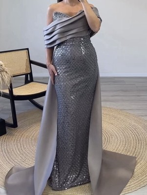 Das Kleid Ist Nur Einmal Getragen und Ist In Sehr Guter Zustand Gr. L /42