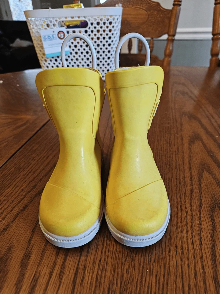 Дождевые сапоги TOMS для мальчика девочки ясельного возраста размер 6 желтые резиновые без застежек  - Изображение 2 из 4