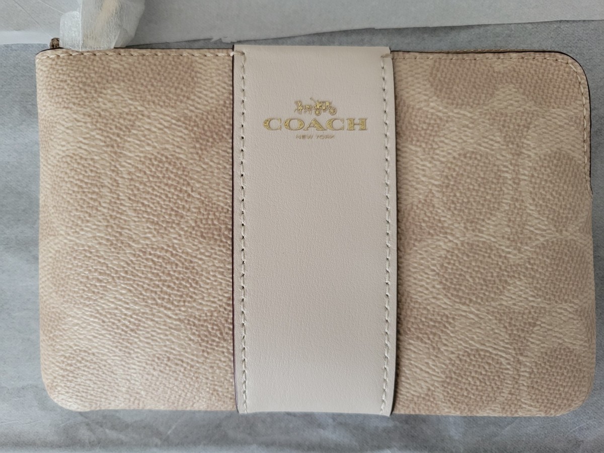 COACH Corner Zip Wristlet Clutch Signature Chalk/sand gold
