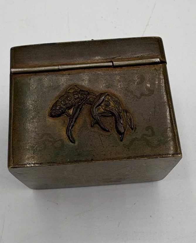 ANTIQUE JAPANESE MIXED METAL COPPER BRASS PILL SNUFF BOX MEIJI PERIOD 1868-1912 - Image 2 of 4