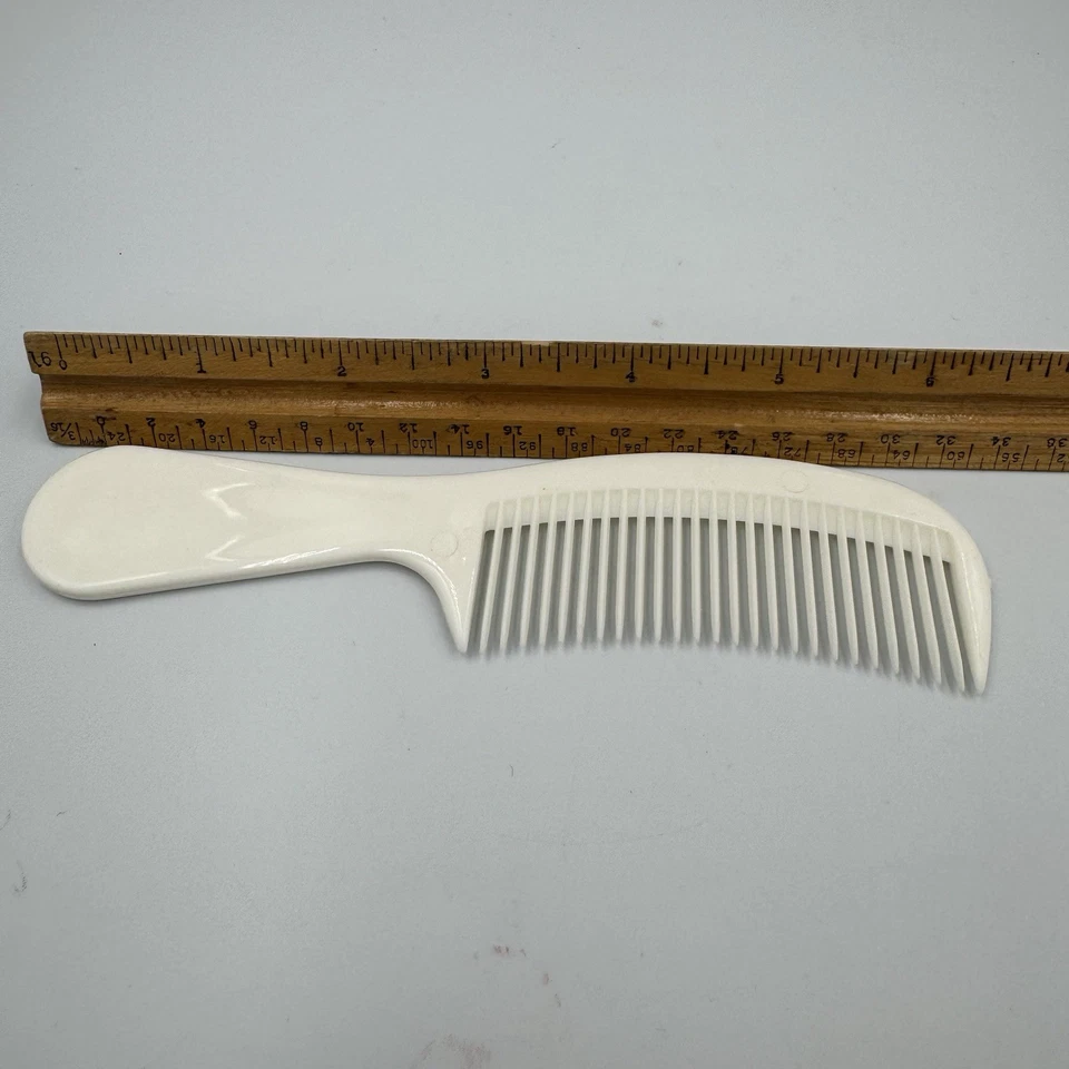 Estee Lauder White Curved Small Travel Purse Comb  6.5” Vintage - Image 4 of 4