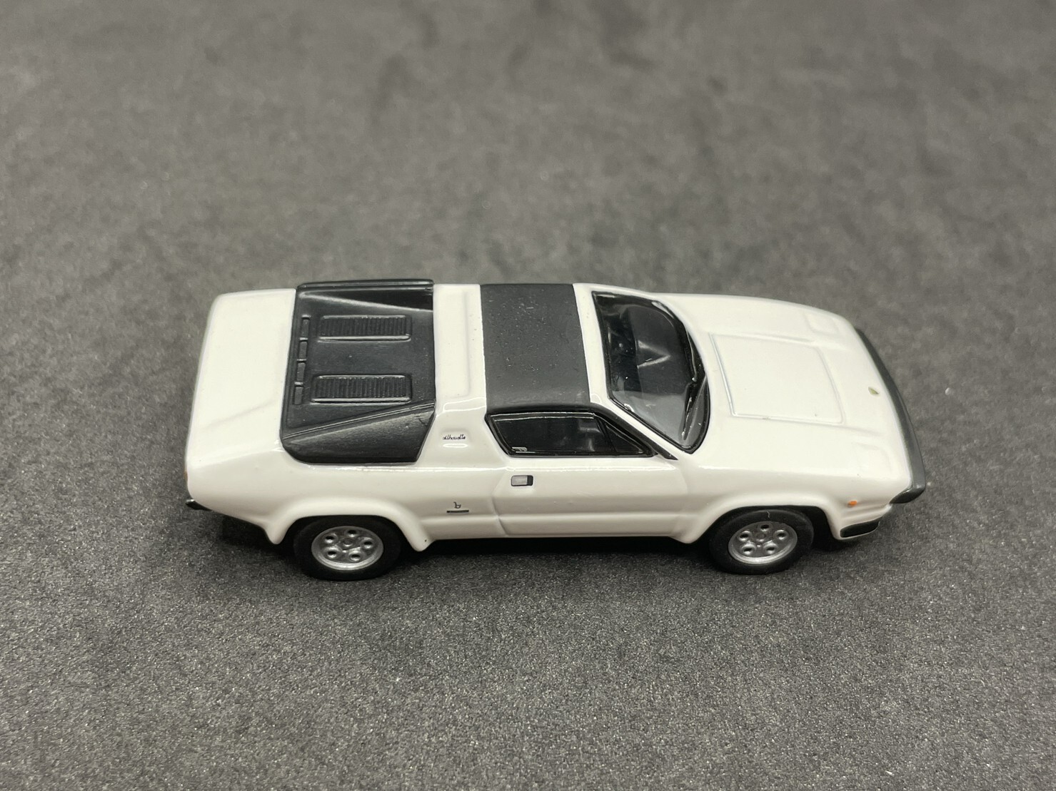 Picture 2 of 5
