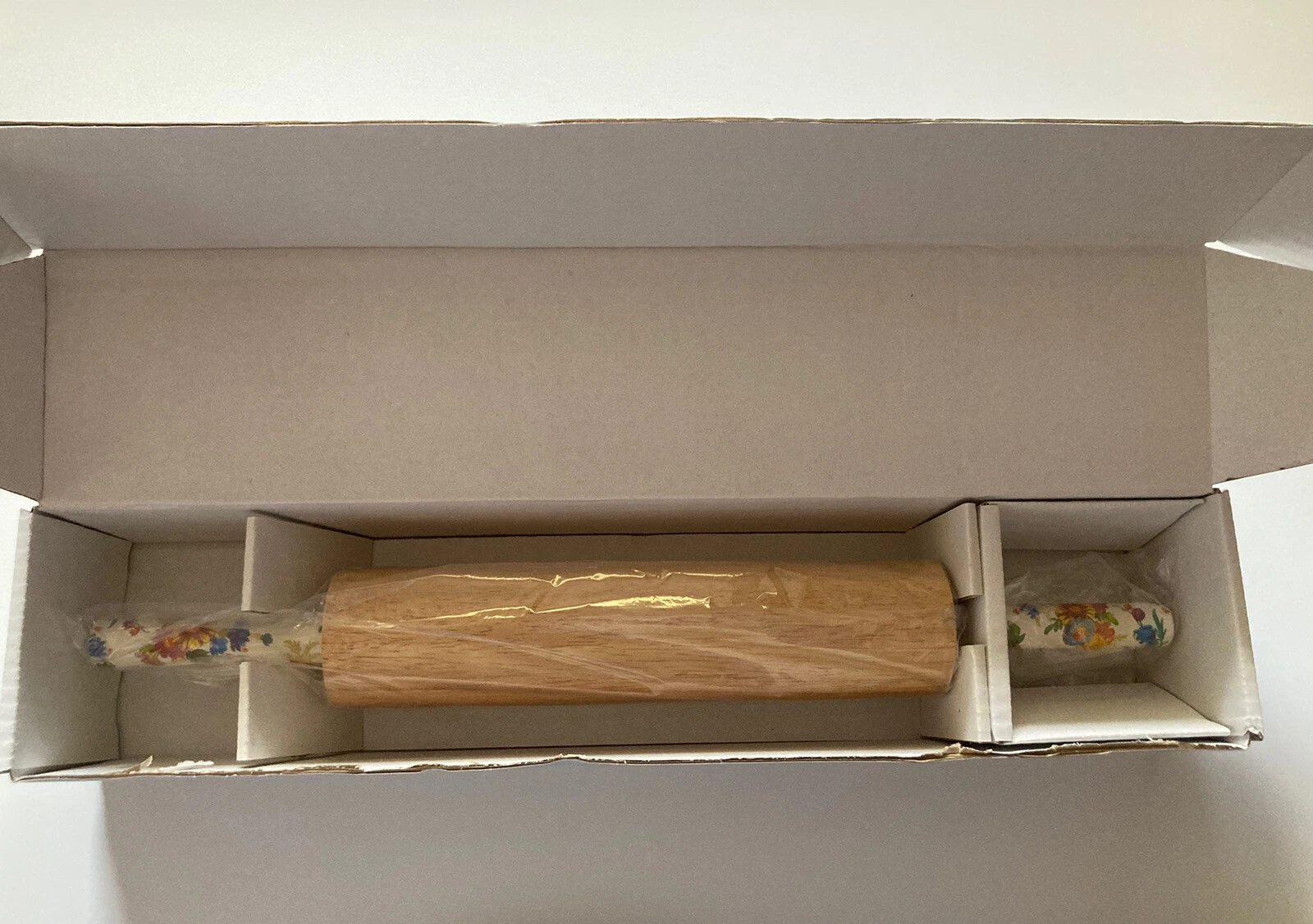New Mackenzie Childs Flower Market White Rolling Pin 18"