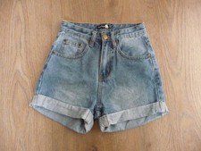 Women`s boohoo blue denim shorts size 4