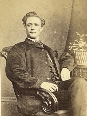 CDV Antique Photo Man Side Parted Hair Carte de Visite Glasgow Scotland