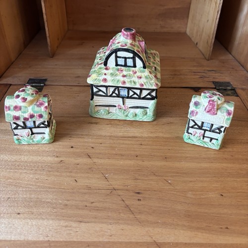 Vtg Salt And Pepper Shakers With Matching Sugar? Bowl Thatched Roof Houses - Picture 3 of 7
