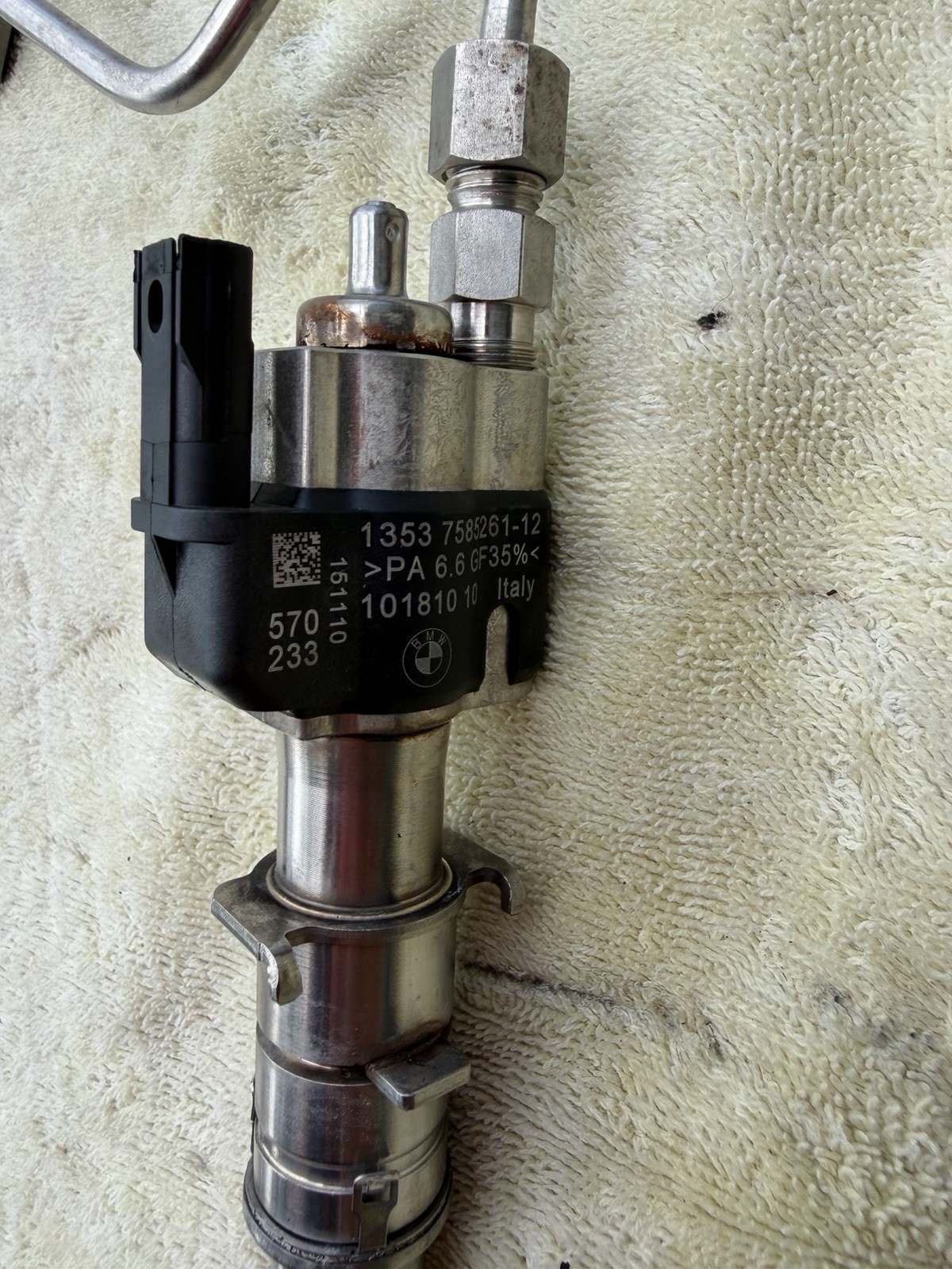 Rolls-Royce Ghost Fuel injector P/N 13537585261