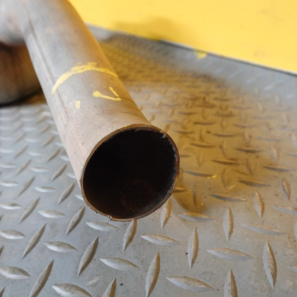 Chevrolet Traverse 2018-2023 tracción trasera lado izquierdo tubo de escape silenciador fabricante original Foto 4 de 4