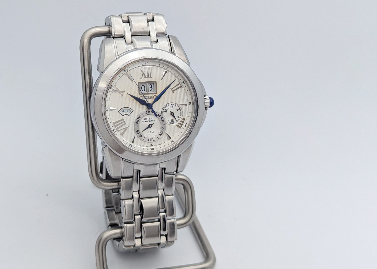 Seiko Premier SNP065 Kinetic Perpetual 7D48-0AM0 Sapp… - Gem