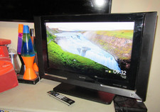Beautiful Sony Bravia 26  KDL-26NL140 9-Input 720p LCD TV w Rmt FREESHIP