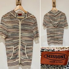Camiseta sin mangas tejida con capucha fr…
