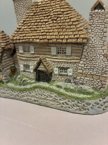 David Winter Cottages ~ KENT COTTAGE ~ COA  1985  miniature house 6 inch - Picture 6 of 11