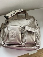 Silberne Tasche der Marke Kipling