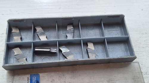 7 Iscar carbide CUT-GRIP grooving inserts GIPI 3.18-0.20 IC20 (GIPI3.18 E 3.18mm - Picture 1 of 2