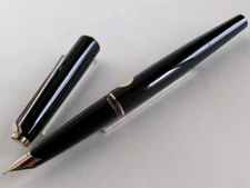 Montblanc 320 Fountain Pen Black GT 14K EF Nib