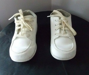 vintage stride rite shoes