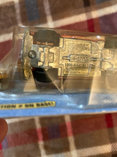 Johnny Lightning Muscle Cars U.S.A.1966 burgundy Chevrolet Malibu Blister/Pack - Picture 9 of 11