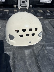 Petzl Ecrin Roc Vented Climbing/Caving Helmet White/Gray
