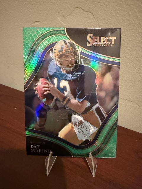 2022 Panini Select Draft Picks - Field Level Dan Marino #155 Dragon Scale Prizm