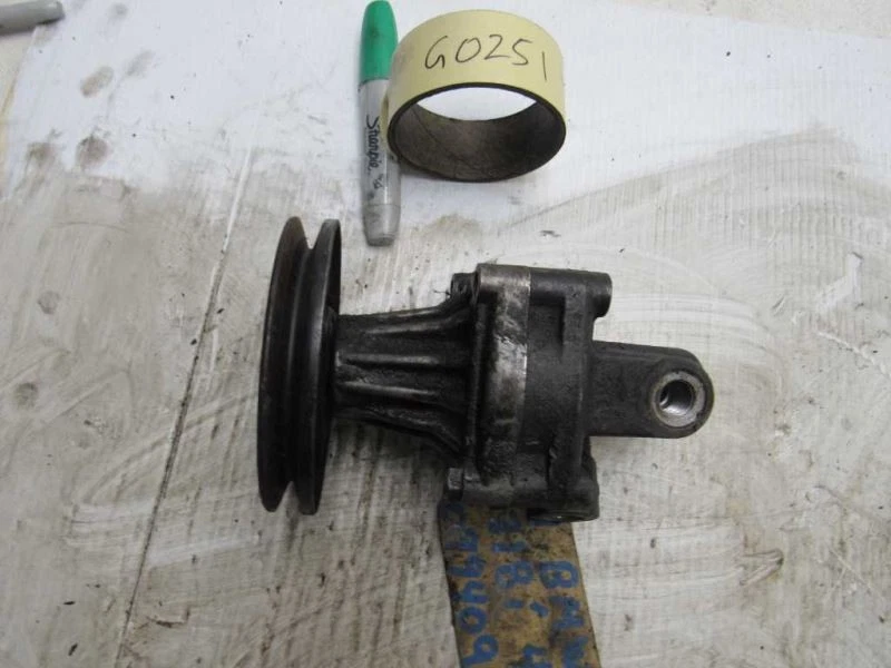 1992 1993 BMW 318i Coupe Sedan Power Steering Pump  - Image 4 of 4