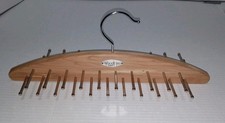 WOODLORE Colgador de Corbata de Madera de Cedro/Cinturón/Organizador de Armario, 42 Clavijas Resistente
