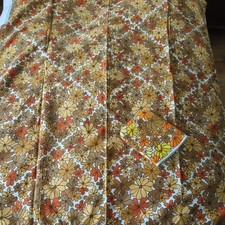 Vintage 1970s cotton floral tablecloth 110x94 & oven glove, excellent condition