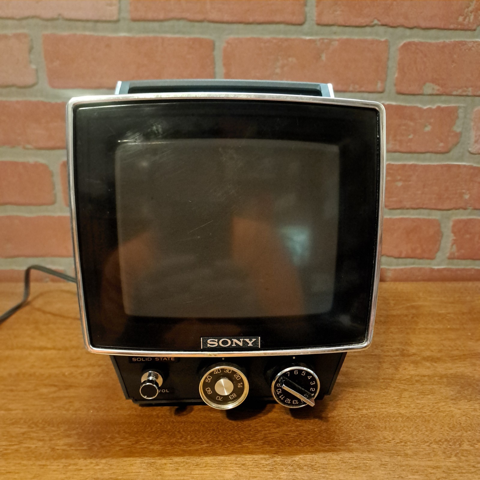 Sony  7" TV-740 Black White Television UHF VHF Vintage 1970's WORKS