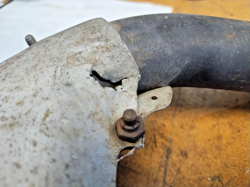 Pila de escape Aeronca 7 AC RH con protector térmico, P/N 05-08710, usada Foto 4 de 4