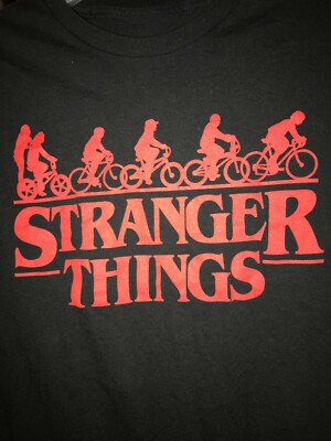 Stranger Things 'Dart Time' Men's T-Shirt - Official Netflix Show Graphic Tee - View #9