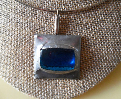 Collar de Gargantilla Artesanal Vintage Martillado Plata? Vidrio turquesa, estilo años 70 - Imagen 4 de 10