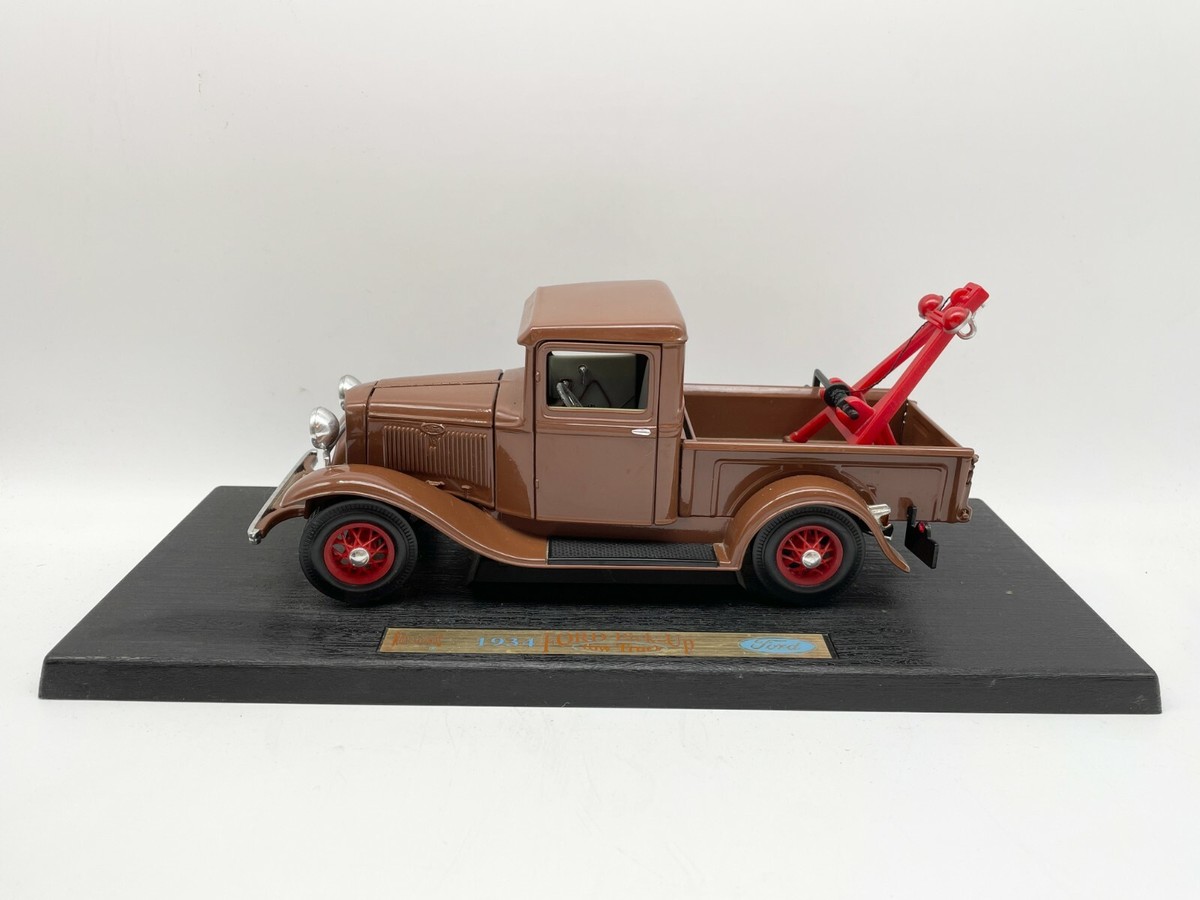★ 34 FORD PICKUP ★ 34 フォード トラック ★ 1/18 K13 Road Legends: 1934 Ford Pickup Wrecker Tow Truck Brown 1:18