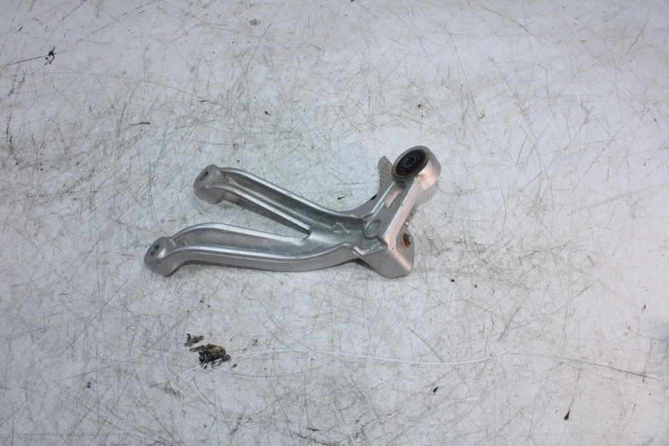 Clavija de pasajero trasera derecha Suzuki GSXR600 2002 43600-35F00 Foto 3 de 4