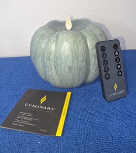 Luminara White Pumpkin Flameless Flickering Candle & Remote Control Original Box