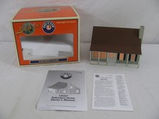Lionel Trains O Gauge Lionelville Lighted Suburban House #6-34108 Read!