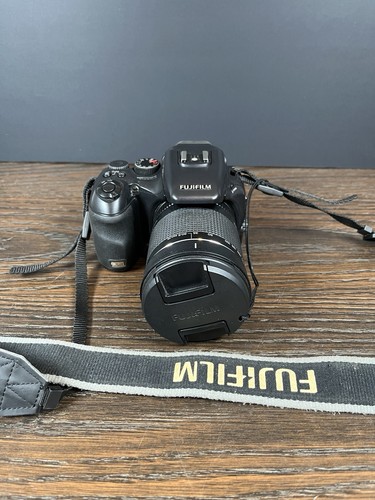 Cámara digital Fujifilm FINEPIX S200 EXR 12,0 MP 14,3x con estuche y accesorio - Imagen 2 de 15
