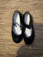 Girls danshuz tap shoes Size 9M 548