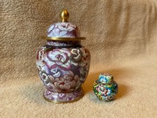 Zwei Cloisonne Deckelvasen China 23,5 cm ,6,5 cm hoch
