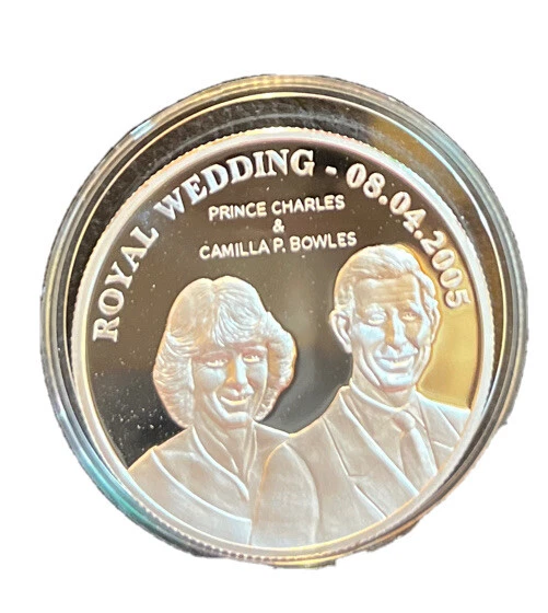 2005 Camilla & Charles Wedding 5$ Error Coin Box & COA- Wrong Date - Image 3 of 4