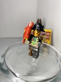  LEGOLAND Pirate System 6251 Pirate Minifigures Treasure & Gear 1989