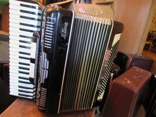 Accordion,LA Tosca, 120 bass,19.5" KB,.4/5 reeds,LMMH,good condition