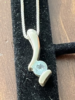 CZ Solitaire Featured On 3D Contemporary SS Pendant & 16  SS BoxLink Chain 4g TW