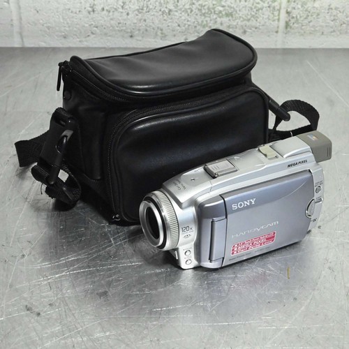 Sony DCR-HC65 Handycam Digital Video Camera Recorder Carl Zeiss 120x Lens w/Case