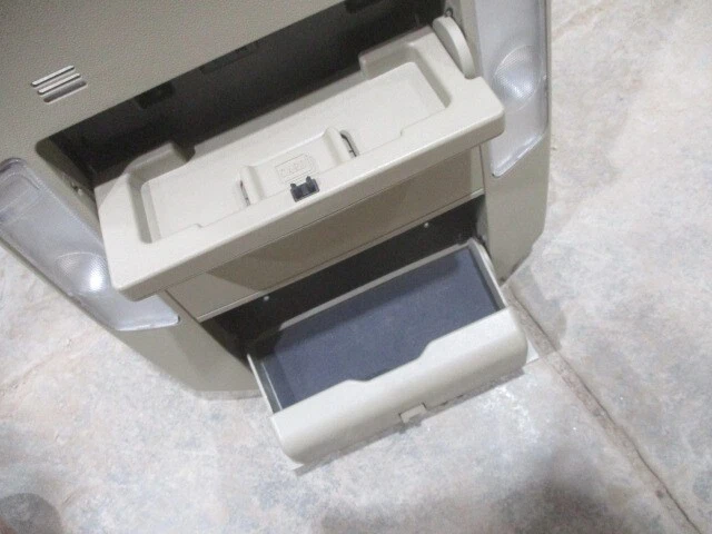 Consola de techo superior Toyota Tundra con luces OEM LKQ Foto 3 de 4