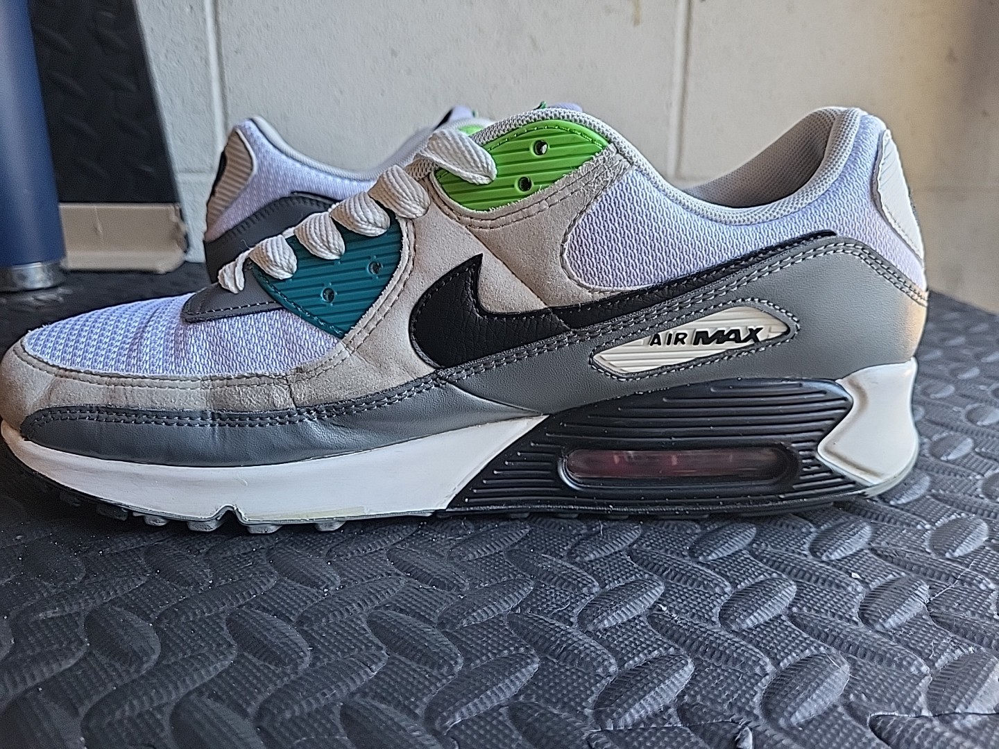 Nike Air Max 90 Peace, Love, Basketball Sneakers Size13 Preowned VG thumbnail 6