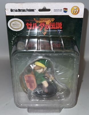 Medicom LEGEND ZELDA LINK Figure NINTENDO 177 HYRULE FANTASY Damaged Package