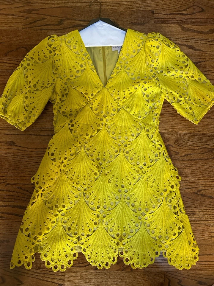 Vestido amarillo Αdelyn Rae Harper LG Foto 2 de 4