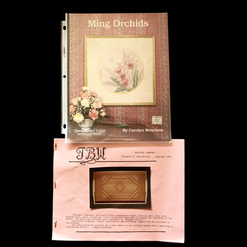 25 CROSS STITCH CHART / BOOKLET LOT: VARIETY OF THEMES BM - Picture 8 of 8