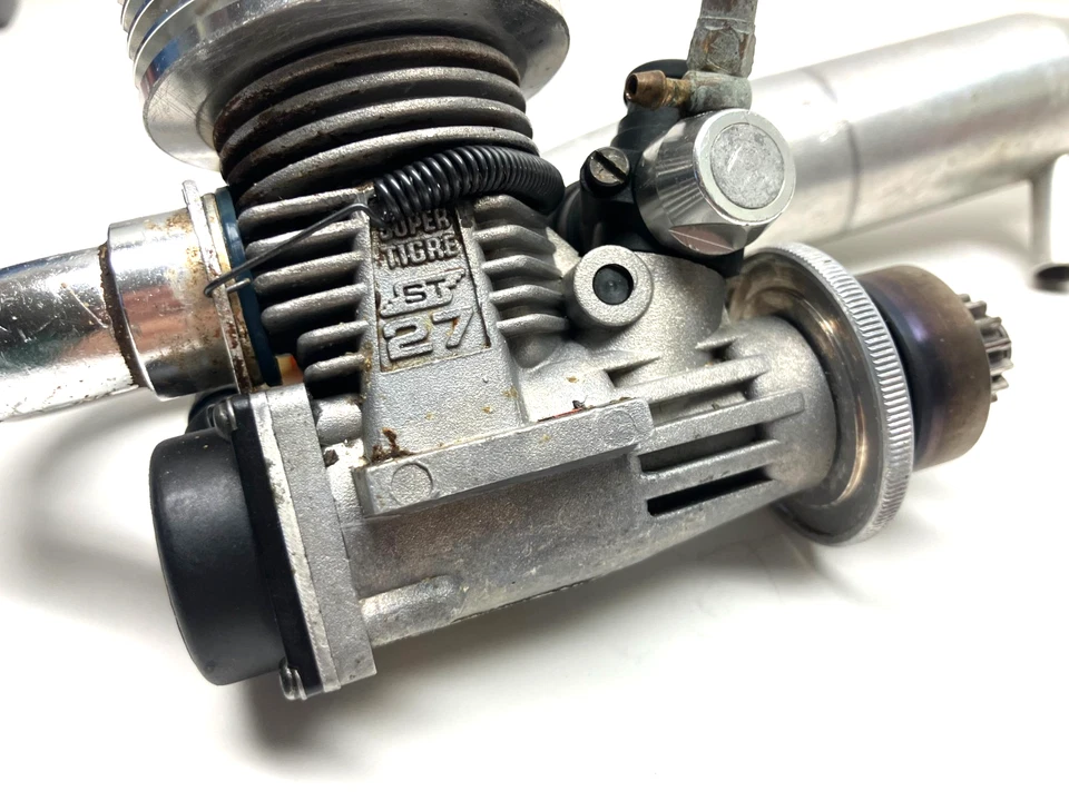 Duratrax Super Tigre ST27 Nitro Motor Kwik Pit Super Starter G-27 CX Carb w Pipe - Image 2 of 4
